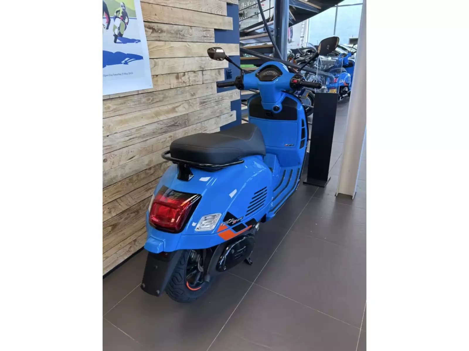 Vespa GTS Super Sport 125 - Photo 1