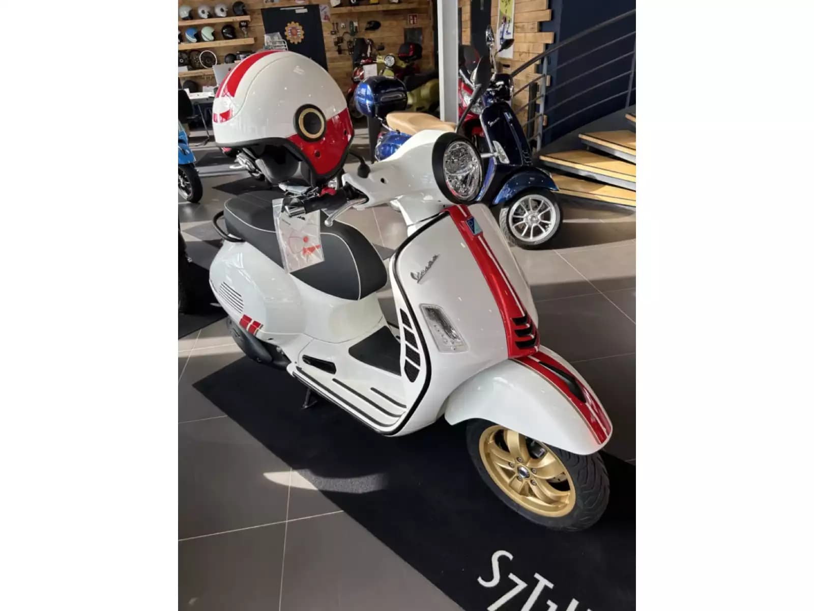 Vespa GTS 300 Racing 60s - Photo 1