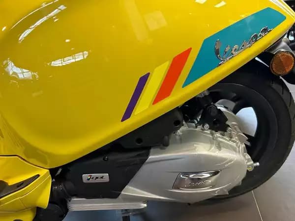 Vespa Primavera 125 S - Photo 2