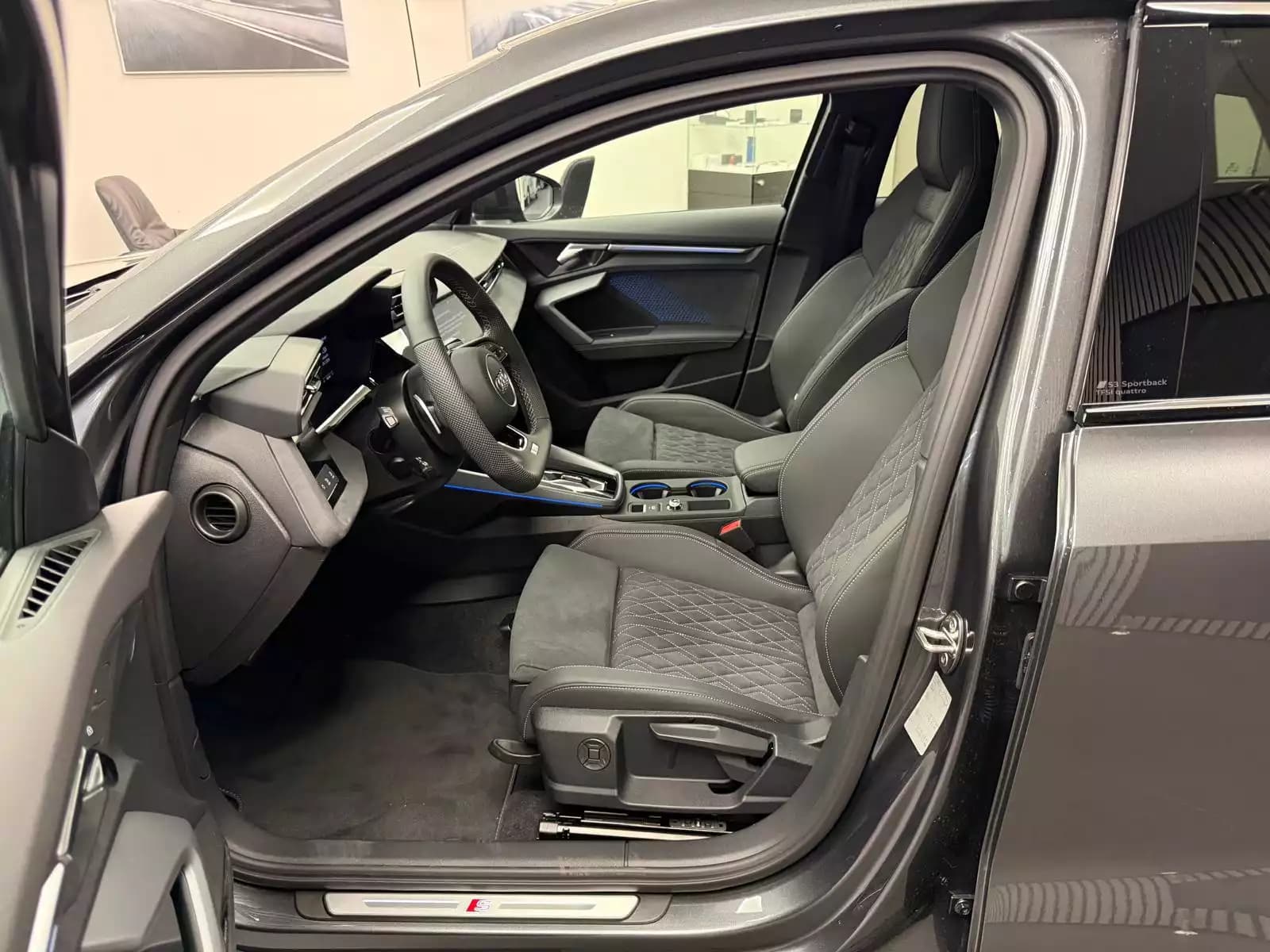 Audi S3 Sportback TFSI 333 CH / 245 kW S tronic quattro - Photo 1