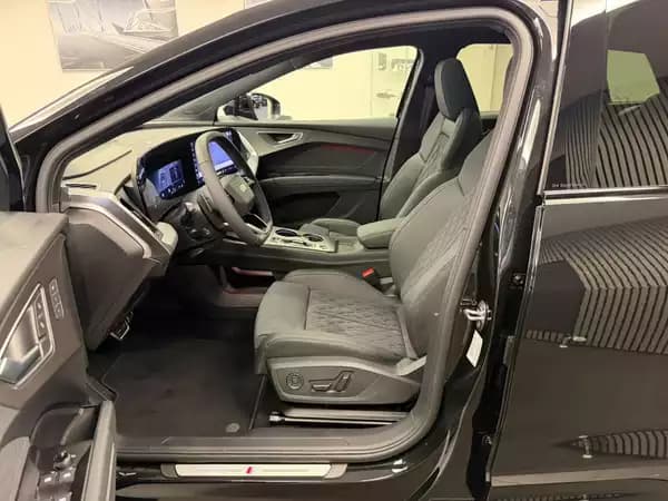 Audi Q4 e-tron SUV S line Performance 286 CH / 210 kW - Photo 2