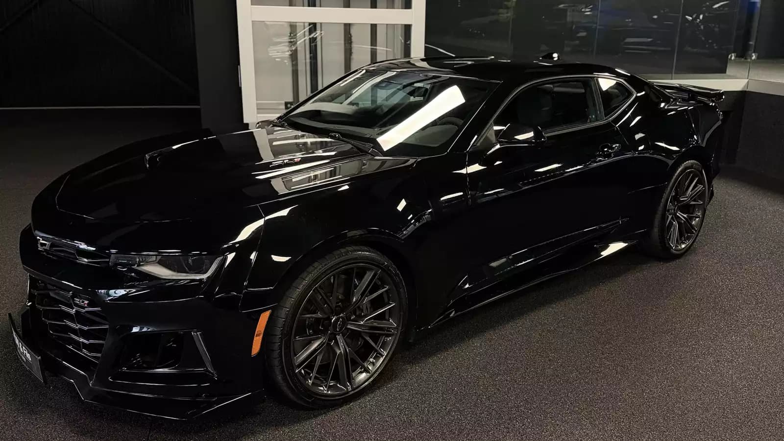 Chevrolet Camaro ZL1 6.2 V8 - Photo 1
