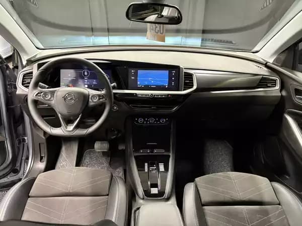 Opel Grandland ULTIMATE 1.5 DIESEL 130 EAT8 - Photo 2