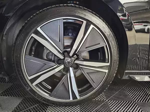 Peugeot 308 GT 1.2 130cv EAT8 - Photo 3