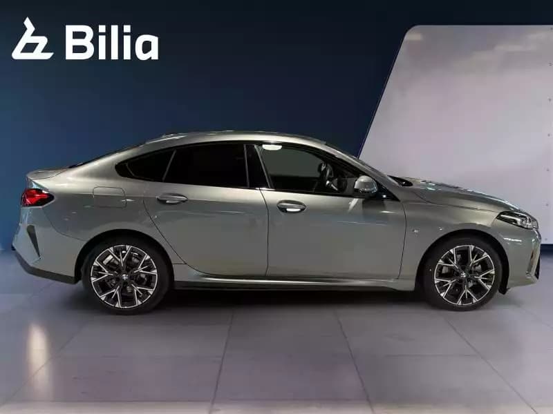 BMW 220 i pack M 2025 non plug-in - Photo 1