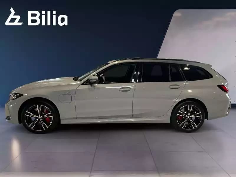 BMW 330 330e xDrive Touring M Sport - Photo 1