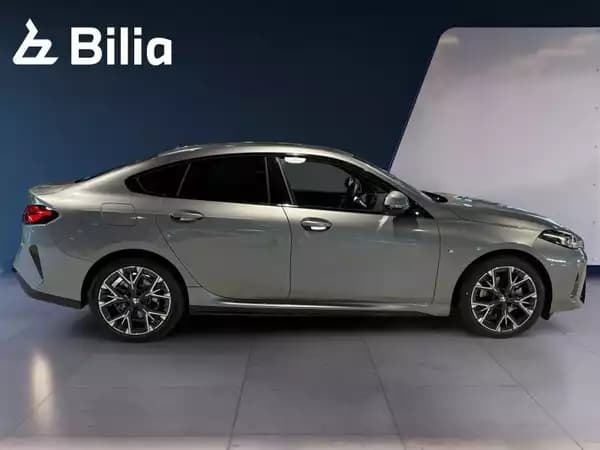 BMW 220 i pack M 2025 non plug-in - Photo 2