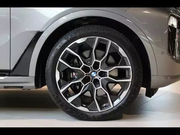 BMW X7 xDrive 40i PACK M 2023 - Photo 3