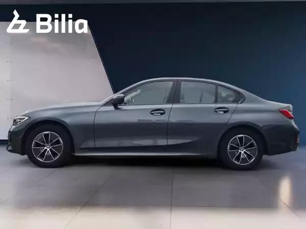 BMW 320 i - Photo 2