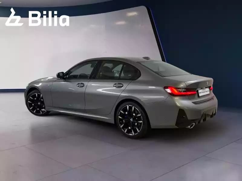BMW 320 320i M-sport - Photo 1