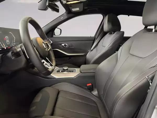 BMW 320 320i M-sport - Photo 3