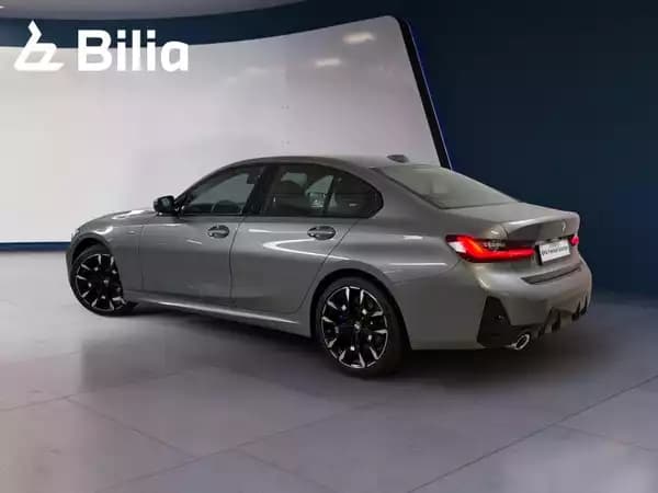 BMW 320 320i M-sport - Photo 2