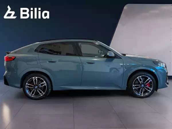 BMW iX2 IX2 xDrive30 M-Sport - Photo 2
