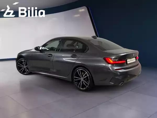 BMW 330 Berline M-SPORT - Photo 2
