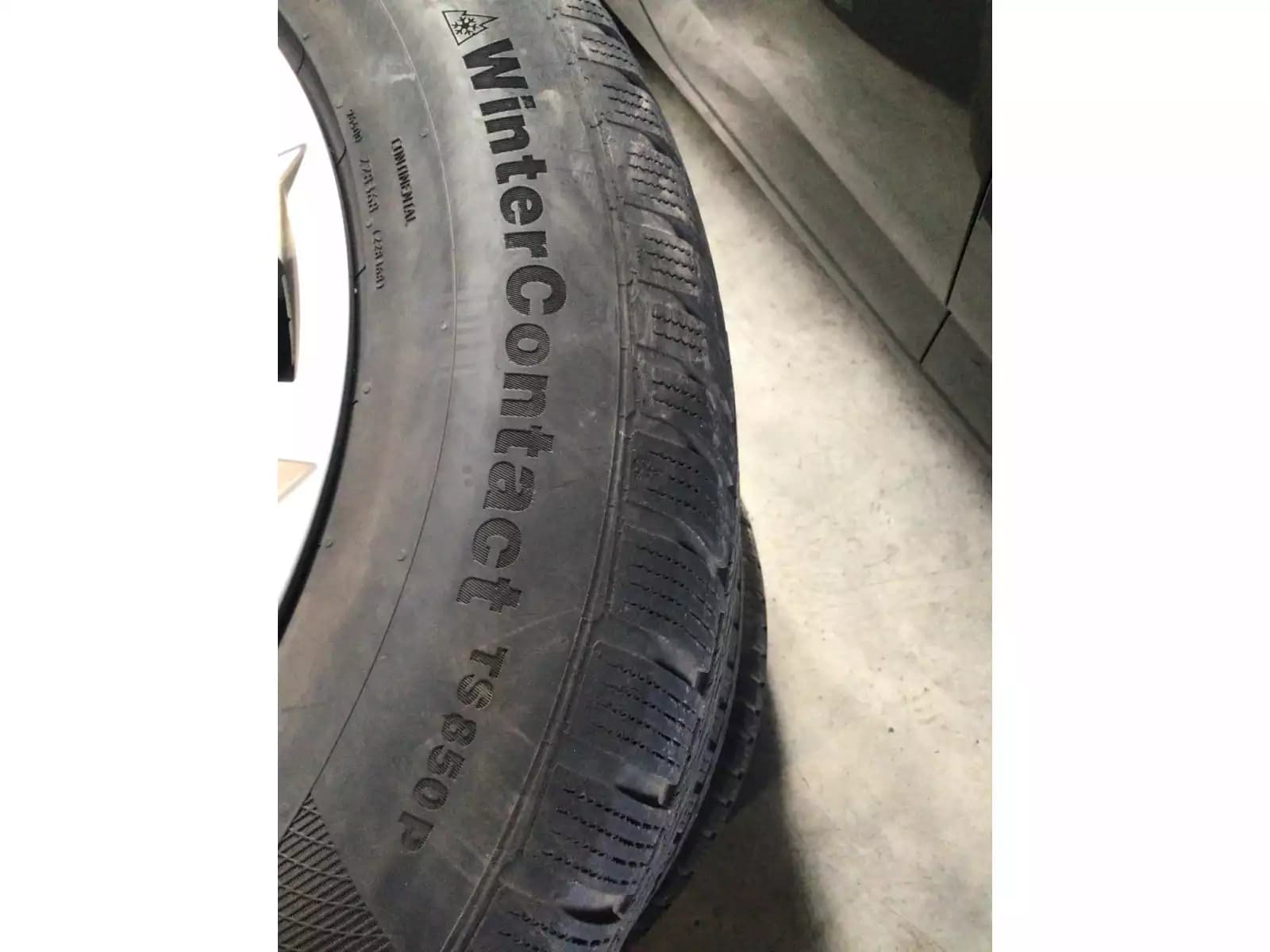 Jantes alu + Pneus hiver 18 255/60 R18 112H - Photo 1