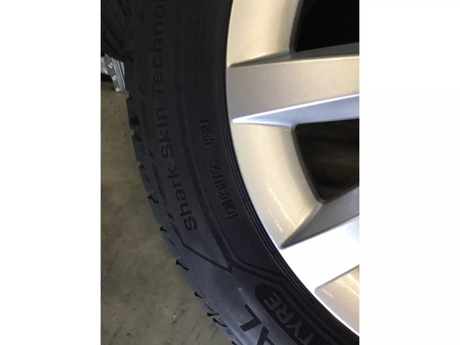 Jantes alu + Pneus été 16 205/55 R16 91V - Photo 1