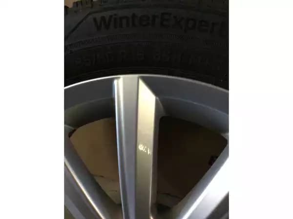 Jantes alu + Pneus hiver 16 185/60 R16 86H - Photo 2