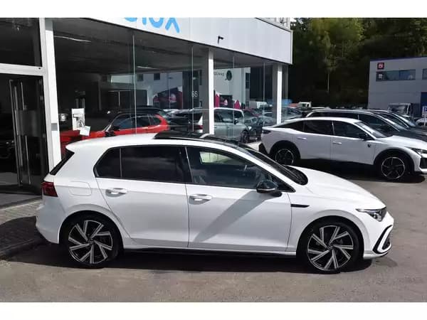 Volkswagen Golf 1.5 eTSI R-Line DSG TO ATT RMQ TRAVEL PARK CAM KEYLESS - Photo 2