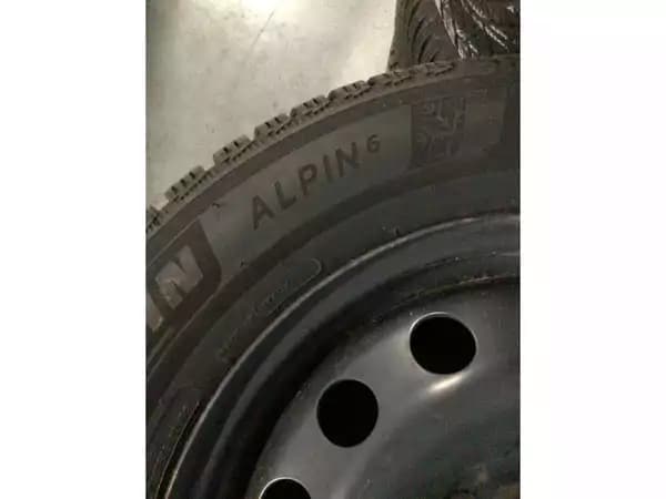 Jantes acier + Pneus hiver 16 215/60 R16 99T - Photo 3