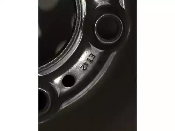 Jantes acier + Pneus hiver 17 215/65 R17 99H - Photo 2