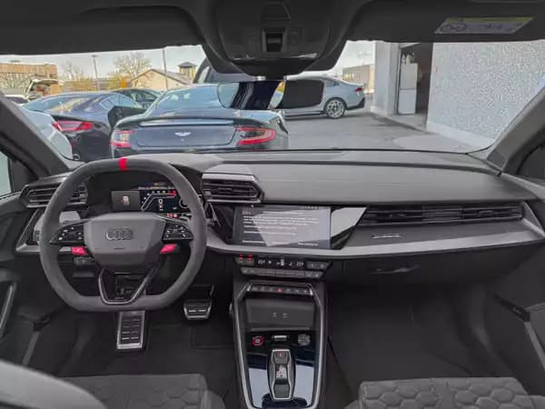 Audi RS3 2.5 TFSI SPORTBACK QUATTRO/ GARANTIE 5/Pano/19/360°/SONOS/SCHALE S - Photo 2
