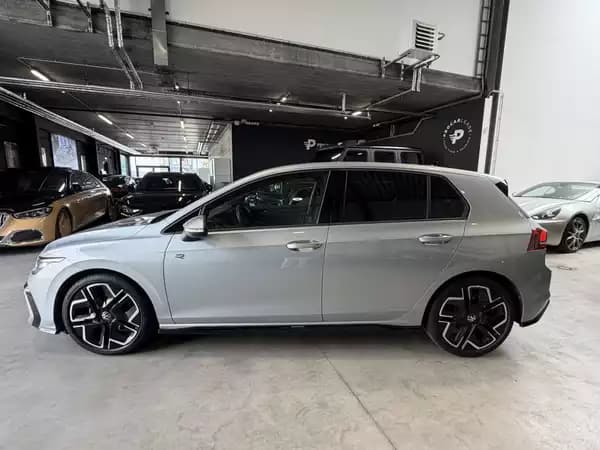 Volkswagen Golf Golf VIII Lim. 1.5 eTSI R-Line - Photo 3