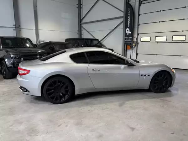 Maserati GranTurismo MASERATI GRANTURISMO 4.2 V8 405 CV/GPS/CUIR/Xénon/ - Photo 2