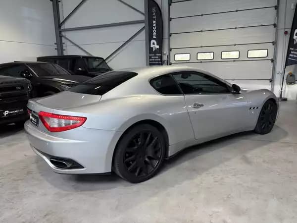 Maserati GranTurismo MASERATI GRANTURISMO 4.2 V8 405 CV/GPS/CUIR/Xénon/ - Photo 3