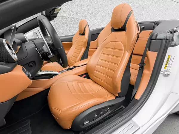 Ferrari California California T / 3.9 V8 / 4-Sitzer / - Photo 3