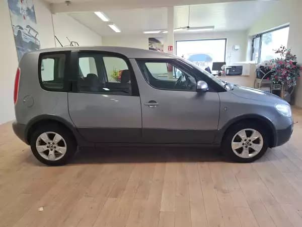 Skoda Roomster Scout 1.6 TDI 105 - Photo 2