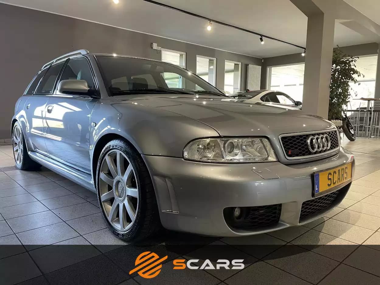 Audi RS4 2.7 quattro 381cv - Photo 1