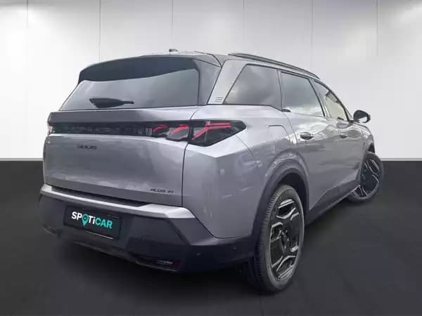 Peugeot 5008 III and e- GT - Photo 3
