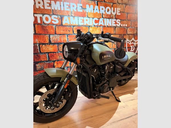Indian Scout Bobber LIMITED + TECH - Photo 3