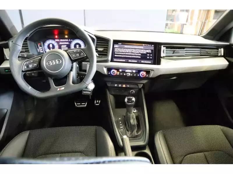 Audi A1 Advanced - Photo 1
