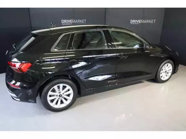 Audi A3 35 TFSI S Tronic - Photo 2