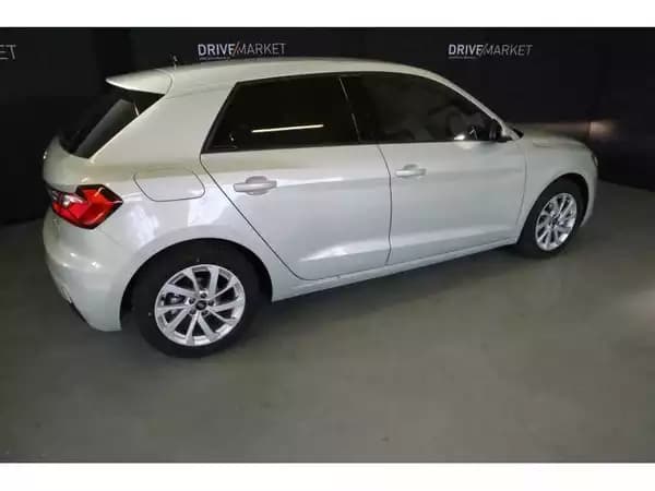Audi A1 Advanced - Photo 2