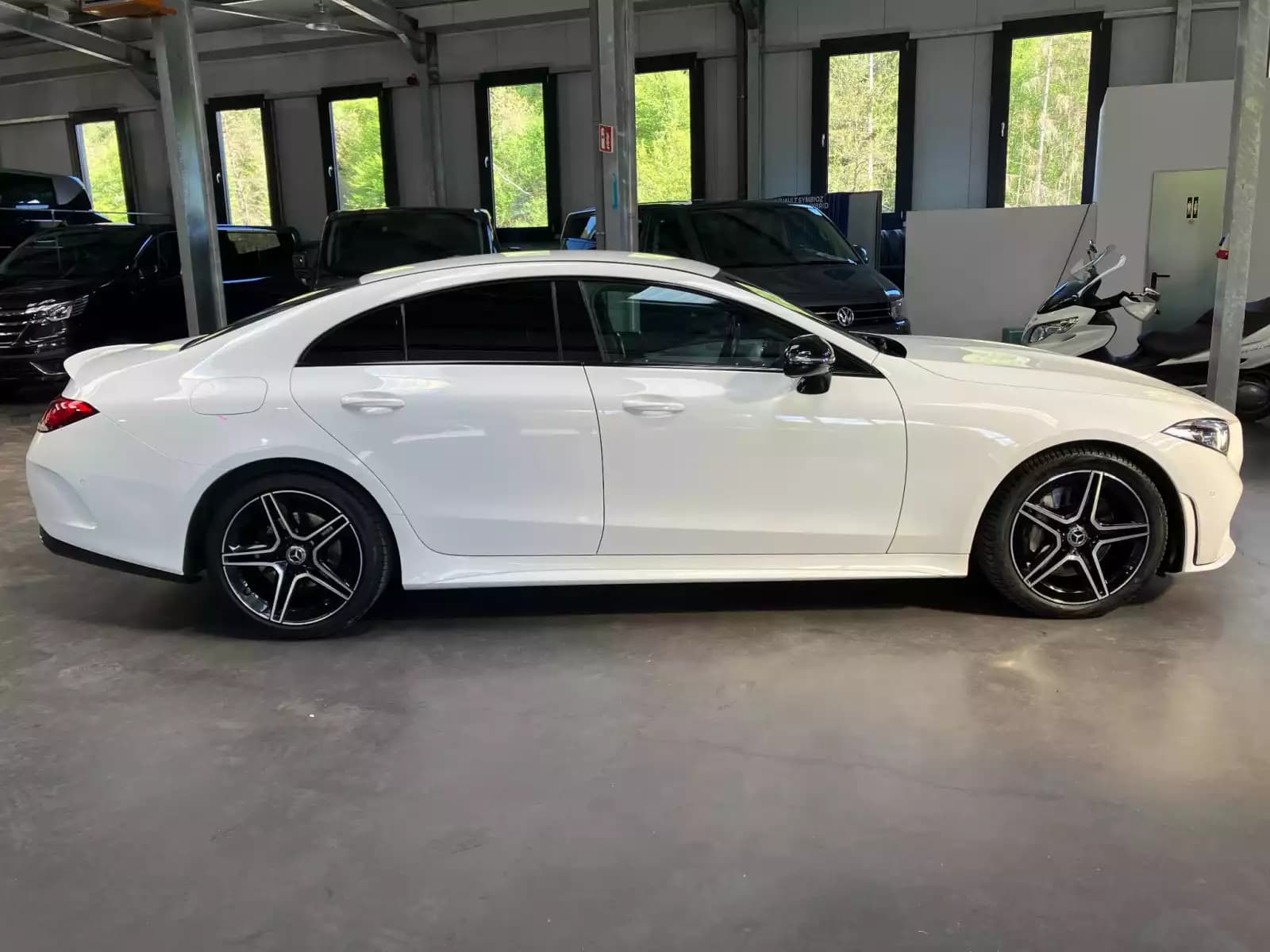 Mercedes-Benz CLS 300 Coupé AMG-Line - Photo 1
