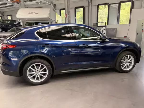 Alfa Romeo Stelvio 2.0 Turbo 16V Q4 - Photo 2