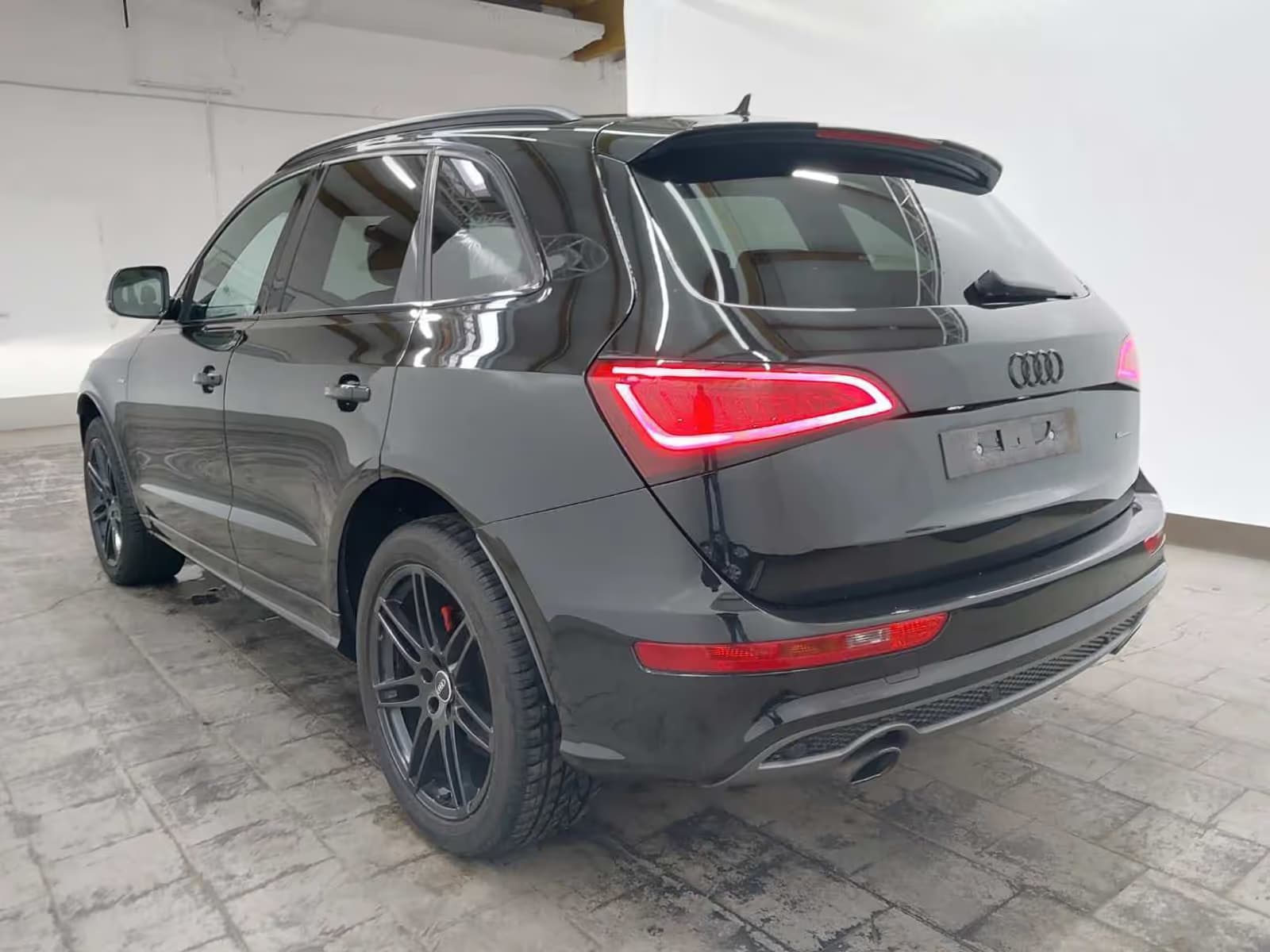 Audi Q5 - Photo 1