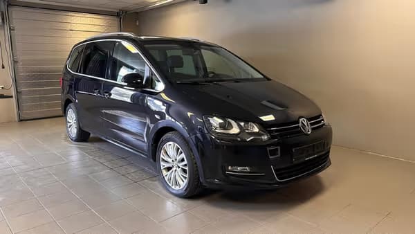 Volkswagen Touran - Photo 2